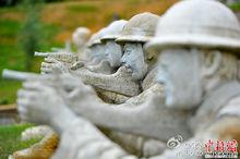 中國遠征軍雕塑群松山戰場遺址旁落成