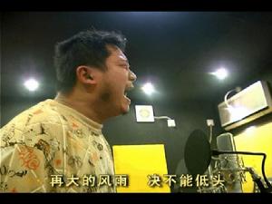 詞曲作者、演唱者之一：陳可