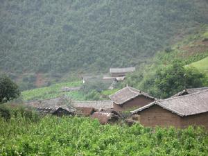 陡丘坡村