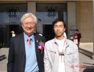 與中央電視台著名節目主持人、中華環保聯合會理事陳鐸