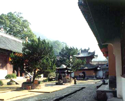 賢良寺塔院