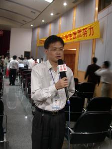 彭和英接受廣州電視台採訪