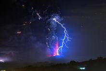 酷似世界末日的火山爆發