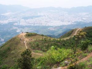 東峁山自然村