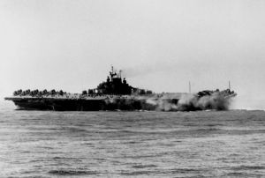 1945年4月16日，無畏號遭到日軍自殺飛機擊中，艦體大火，並且向左傾側。