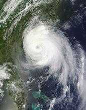 颶風亞瑟 衛星雲圖