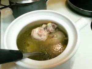 雞腿萵苣煲湯