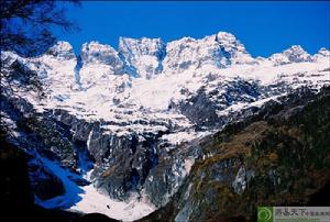 萬年雪寶鼎峰