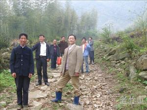 登山石路