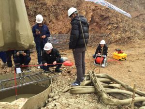 中電建路橋蒙華鐵路手動轎車測孔