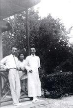 任鴻雋、陳衡哲訂婚日與胡適合影（1920年）