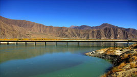 雅魯藏布江大橋