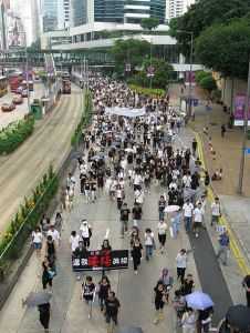 悼念823慘案遊行在維多利亞公園出發，遊行至遮打花園