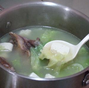 臘排骨煲豆腐湯