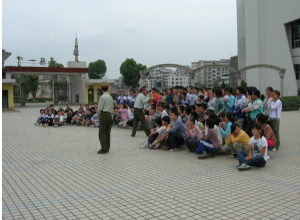 高一軍訓圖片