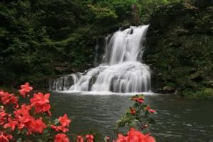 利川市佛寶山大峽谷漂流景區