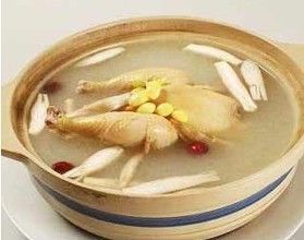 竹笙鮑魚燉雞湯