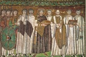 查士丁尼皇帝和隨從官員鑲嵌畫