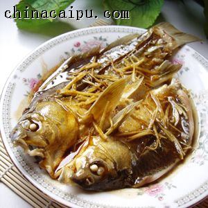 薑汁蚝油蒸活鯽魚