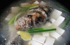 豆腐鯽魚湯