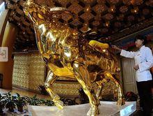 華西村“價值三億元”的一噸重金牛