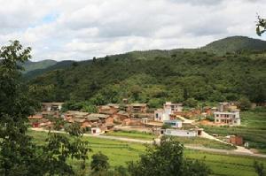 趙家莊村[雲南省昆明市安寧市青龍鎮行政村]