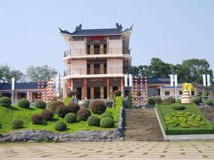 廣東湛江“湖光岩”風景區望海樓