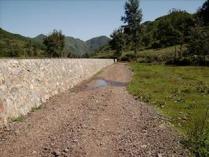 山根腳自然村——防洪牆