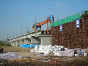 本線山西朔州懷仁縣路段跨線橋施工現場