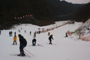 神農架天燕滑雪場