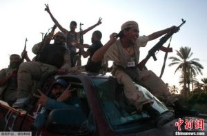 利比亞反對派稱首都攻陷城內內應功不可沒