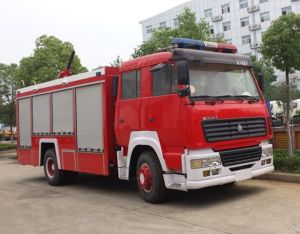 斯太爾王8噸消防車