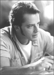 Gil bellows