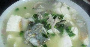 豆腐梭魚湯