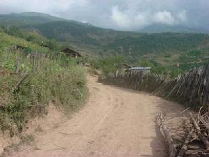 石登鄉水銀廠村進村道路