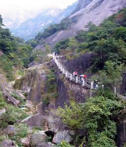 立馬峰大石壁