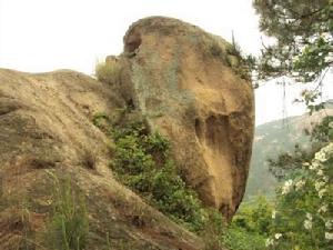 高劉山——虎頭石