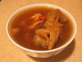 響螺肉淮山杞子湯 響螺肉淮山杞子湯