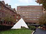 Johns Hopkins 大學