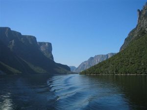 格羅莫訥國家公園：西川湖（Western Brook Pond）