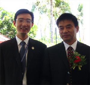 孫通與新希望集團董事長劉永好在泰國。