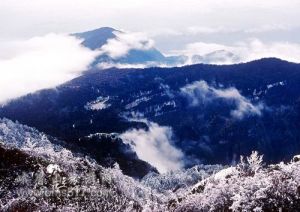 雷洞煙雲