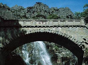 雲步橋