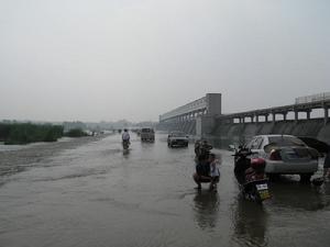 （圖）暴雨預紅色警信號