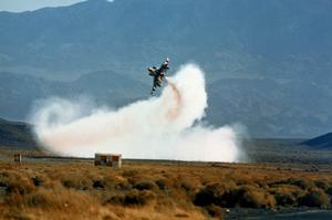 F-4曾是美國空軍雷鳥飛行隊及海軍藍天使飛行隊的表演用機