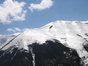 人支雪山