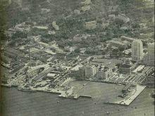 1953年，維多利亞港中環岸邊在填海