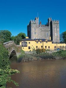 愛爾蘭本拉提城堡