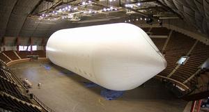 世界最大飛艇首次升空 飛行高度可達2萬英尺