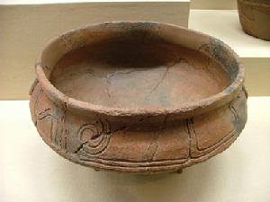 中期的陶器-淺缽形陶器（千葉縣市川市姥山貝冢出土）